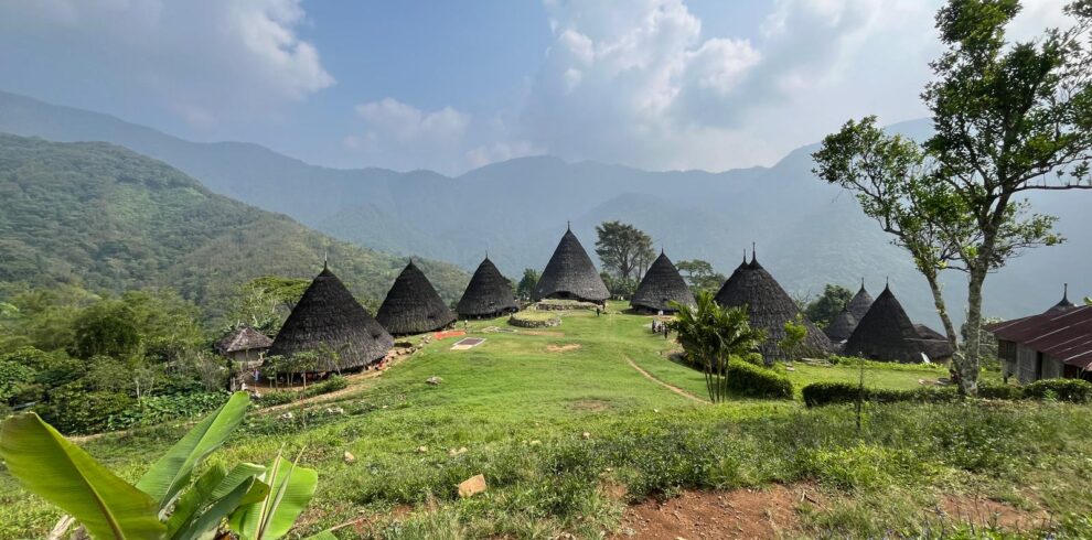 wae rebo, wae rebo village, wae rebo photos, desa wae rebo, flores wae rebo, trip ke wae rebo, wae rebo dimana, wae rebo flores, wae rebo house, wae rebo indonesia